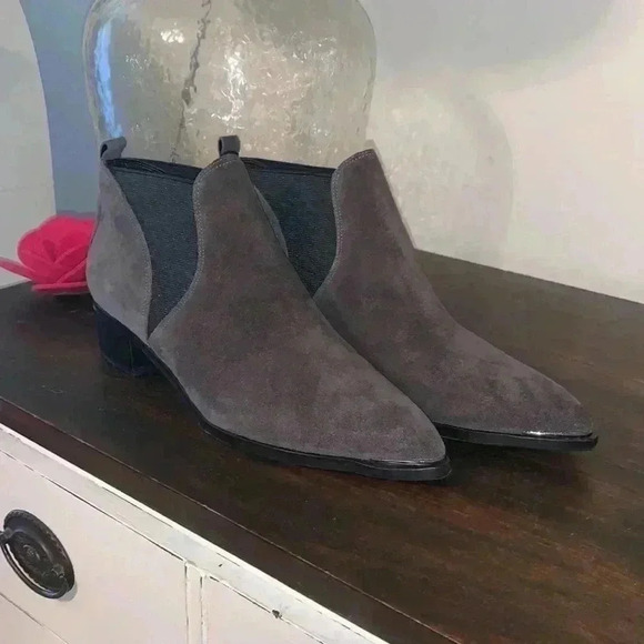 Marc Fisher Yellin Pointed Ankle Boot Grey Suede Size 9.5 - Picture 1 of 8